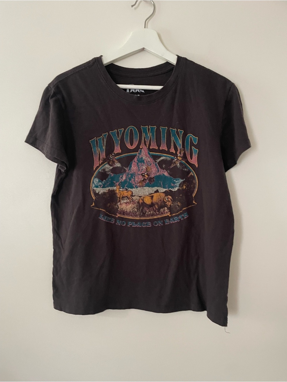 Vintage-Inspired Wyoming Graphic Black Short Sleeve Tee